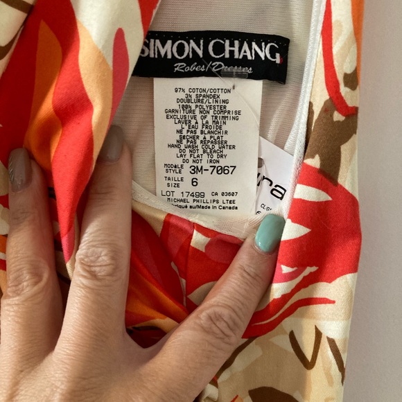 Simon Chang Floral Dress - Picture 3 of 3
